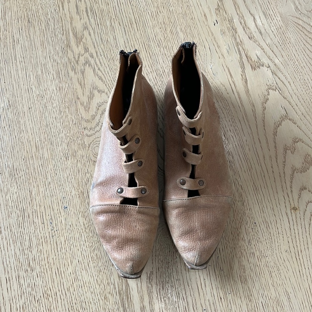 Cydwoq womens handmade leather boots size 8 38